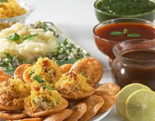 शेफ संजीव कपूर भी कर चुके हैं करोल बाग के विनोद चाट भंडार की तारीफ Chef Sanjeev Kapoor has also praised Vinod Chaat Bhandar of Karol Bagh