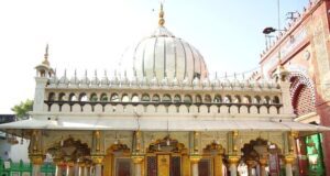 हजरत निजामुद्दीन औलिया के उर्स का जायरीन क्यों करते हैं इंतजार
