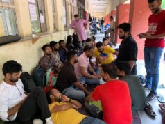 डीयू लॉ फैकल्टी में फीस वृद्धि के खिलाफ एबीवीपी का हल्ला बोल