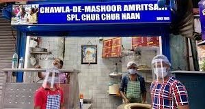 पहाड़गंज की यह सड़क अमृतसरी जायकों के लिए है प्रसिद्ध chawla ke chur chur naan paharganj
