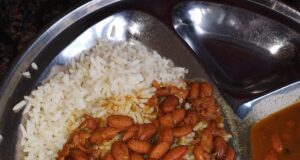 जामिया मिल्लिया इस्लामिया में कैंटीन के खाने में निकला कीड़ा jamia millia islamia