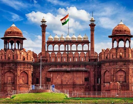 नौ साल में बन कर तैयार हुआ लालकिल का प्राचीर red fort history