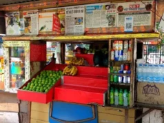 अभिनेता-सांसद शत्रुघ्न सिन्हा दिल्ली में यहां खाते हैं चाट