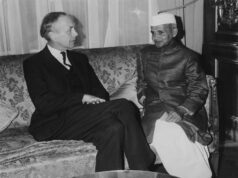 रिपोर्टर ने शास्त्री जी की सादगी उभारी, एफआइआर हाेते बची