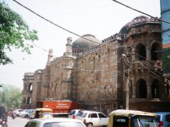 दिल्ली के विश्वप्रसिद्ध मोठ मस्जिद के निर्माण का इतिहास Moth masjid