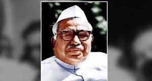 बेटे के स्कैंडल ने कैसे हाशिए पर ला दिया देश के कद्दावर नेता का राजनीतिक करियर