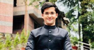 SUCCESS STORY: पढ़ाई के लिए बने वेटर, अधिकारी ने घूस मांगा तो IAS अधिकारी बनने की ठानी और UPSC किया टॉप