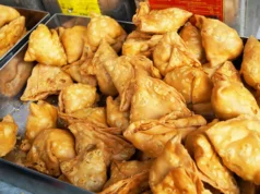 नौकरी के लिए दिल्ली में खाए धक्के, अब 45 तरह के समोसे बनाकर चला रहे जीविका