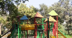 दिल्ली के बच्चे खेलते थे ये खेल, आंख मिचौली, कोड़ा-जमालशाही पसंदीदा
