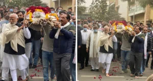 मां का अंतिम संस्कार कर काम पर लौटे पीएम नरेंद्र मोदी, बंगाल को दी सौगात