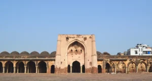 मुस्लिम काल की दिल्ली (पठान काल): बेगमपुर मस्जिद
