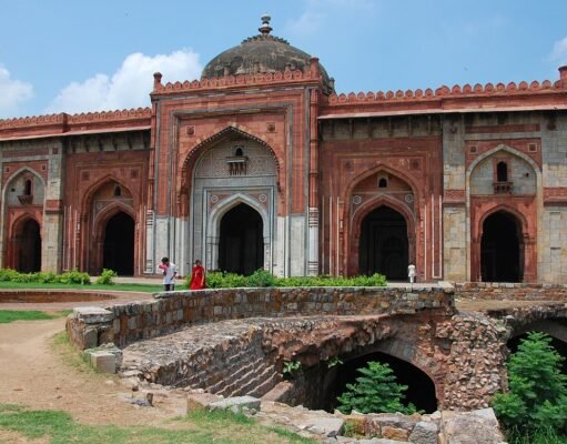 मुगल काल: मस्जिद किला कोहनाह ( 1541 ई.)