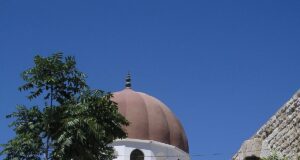 मुस्लिम काल की दिल्ली (पठान काल): मकबरा सलाउद्दीन