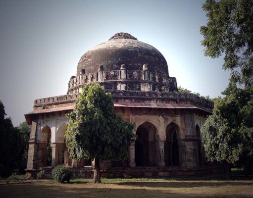 मुस्लिम काल की दिल्ली (पठान काल): सिकंदर लोदी का मकबरा, बावली और मस्जिद