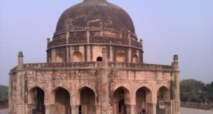 मुगल काल: Adham Khan’s Tomb आधम खान का मकबरा, भूलभुलैयां और मस्जिद (1561 ई.)