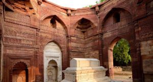मुस्लिम काल की दिल्ली (पठान काल) : अल्तमश का मकबरा