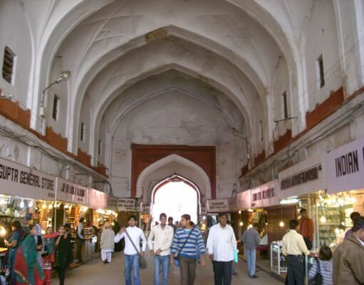 मुगल काल की दिल्ली : दिल्ली दरवाजा व छत्ता लाहौरी दरवाजा