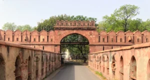 मुगल काल की दिल्ली : खिजरी दरवाजा