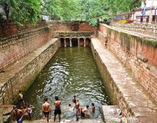 गंधक की बावली और राजा की बावली का इतिहास