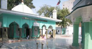 मुस्लिम काल की दिल्ली (पठान काल):दरगाह हजरत रोशन चिराग दिल्ली