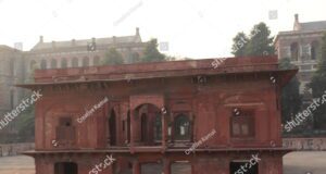 मुगल काल की दिल्ली : लाल किले का जल महल