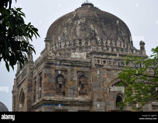 मुस्लिम काल की दिल्ली (पठान काल): मस्जिद खैरपुर