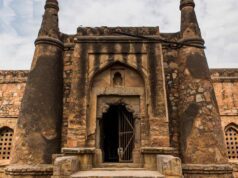 मुस्लिम काल की दिल्ली (पठान काल): खिड़की मस्जिद एवं कदम शरीफ का इतिहास