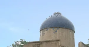 मुगल काल की दिल्ली : नीली छतरी मकबरा नौबत खां (1565 ई.)