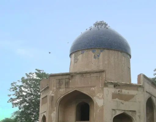 मुगल काल की दिल्ली : नीली छतरी मकबरा नौबत खां (1565 ई.)