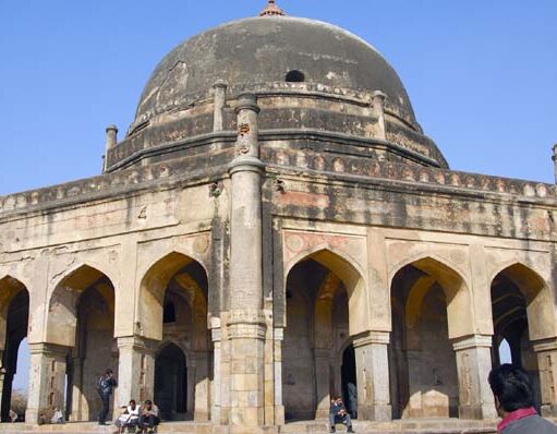 मुगल काल की दिल्ली : आजम खां का मकबरा (1566 ई.)