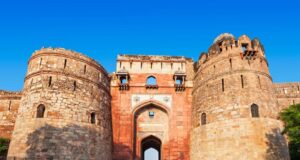 दिल्ली: इंद्रप्रस्थ से शाहजहांनाबाद तक