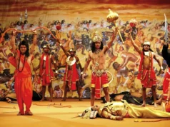 तीन सौ साल पहले दिल्ली में इस तरह होती थी रामलीला, उर्दू में रामायण भी