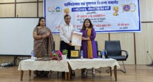 नॉन कॉलेजिएट पीजीडीएवी कॉलेज ने मनाया वार्षिकोत्सव