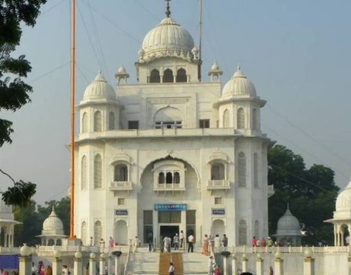 पढिए गुरुद्वारा रकाबगंज का इतिहास, कैसे भक्त ने अपना घर जलाकर जताई दिखाई भक्ति