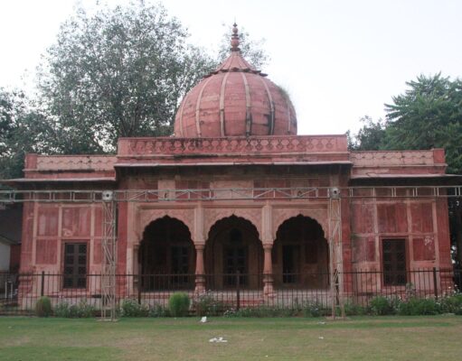 दिल्ली स्थित लाल बंगला का इतिहास