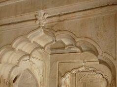 महरौली की मोती मस्जिद का इतिहास