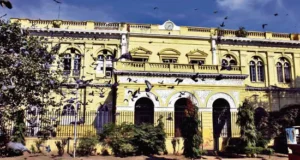 टाउन हाल में अंग्रेजों ने हाथी की प्रतिमा क्यों स्थापित की थी