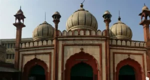 फखरुल मस्जिद का इतिहास