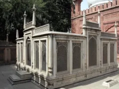 अहमदाबाद में मरे इस शासक को इस वजह से दिल्ली लेकर दफनाया गया