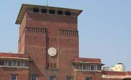 डीयू में दाखिले की दौड़ शुरू