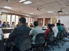 शिक्षक का दायित्व छात्र को जीवन जीने की कला सिखाना है