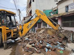 उज्जैन नगर से मंदिर एवं मस्जिदों के अतिक्रमण हटाया जाना