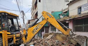 उज्जैन नगर से मंदिर एवं मस्जिदों के अतिक्रमण हटाया जाना