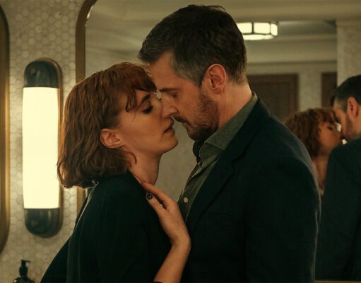 Netflix adultery series list: नेटफ्लिक्स में मौजूद हैं एडल्ट सीन्स से भरी ये फिल्में, भूलकर भी परिवार के साथ न देखें