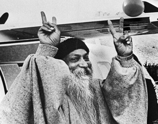 Osho Birthday: ओशो से सीखिए वर्तमान में कैसे जीएं Osho_Rajneesh