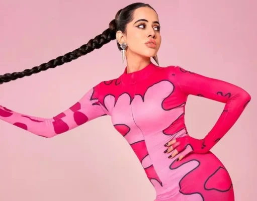 Follow Kar Lo Yaar Review: आपको भी पसंद नही है उर्फी जावेद की हरकतें, फिर तो जरूर देखें उसकी असल जिंदगी पर बना ये शो