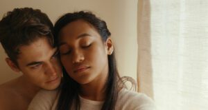 First Love movie review: दो प्रेमियों के जीवन में आने वाले उतार चढ़ाव को दिखाती है हॉलीवुड फिल्म ‘फर्स्ट लव’, यहां पढ़िए रिव्यू