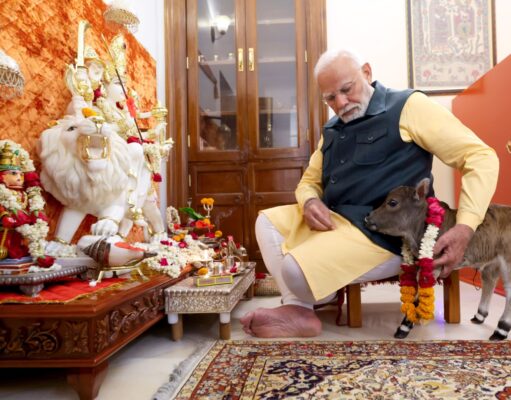 PM Narendra Modi: पीएम मोदी के आवास आया नन्हा मेहमान ‘दीपज्योति’; देखें वीडियो