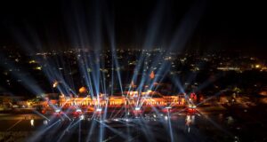 Ayodhya Deepotsav 2024: रोशनी से जगमग हुई अयोध्या,तस्वीरों में देखिए भव्य नजारा