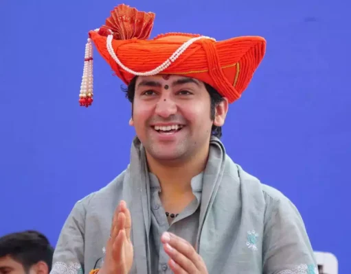 baba bageshwar: स्कूल जाते ही बीमार पड़ जाता है? बाबा बागेश्वर धाम का मजेदार जवाब, वीडियो देखें